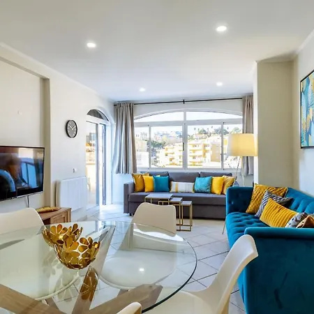 Appartement Renoviertes Mit Grosser Terrasse *